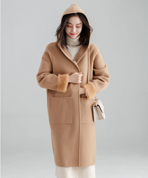 SAISON DE PAPILLON（セゾンドパピヨン）の「フード付き袖フェイク