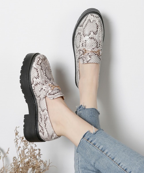 Shoes in Closet(シューズインクローゼット)の「超軽量厚底 プラットフォーム マニッシュ ビットローファー 1999(ローファー・レディース・ブラック/ブラック系その他/パイソン/ブラック系その他5/ブラウン系その他5/ダークブラウン/グレー系その他7/アイボリー/ベージュ系その他5/ベージュ系1/ブラック系1/ブラウン系5/ブラック系/ブラック系5/グレー系7/ブラウン系/ブラウン系その他・LL/S/M/L/XS/XXL/5L/4L/3L/6L)」の17枚目の写真