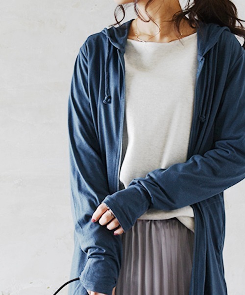 and it_(アンドイット)の「UVカットロングパーカー(パーカー・レディース・ネイビー/オフホワイト/ブラック/杢グレー/カーキ/オートミール/ピンク/ミント/ライトブルー/ベージュ/グレイッシュブルー/キャメル/ラベンダー/グレイッシュベージュ/ライトオリーブ・LL/M/L)」の10枚目の写真