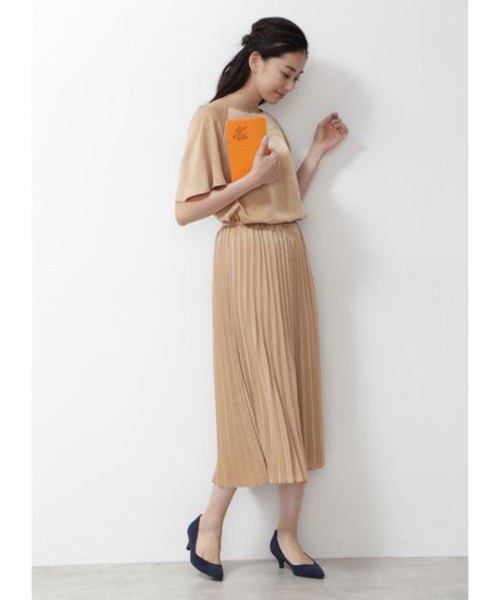 NATURAL BEAUTY BASIC（ナチュラルビューティーベーシック）の「[洗える]マットサテンプリーツスカート（スカート・レディース・オフホワイト/ネイビー/キャメル・X-SMALL/MEDIUM/SMALL）」の9枚目の写真