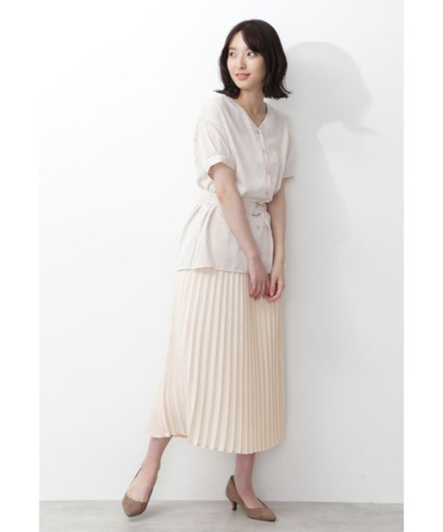 NATURAL BEAUTY BASIC（ナチュラルビューティーベーシック）の「[洗える]マットサテンプリーツスカート（スカート・レディース・オフホワイト/ネイビー/キャメル・X-SMALL/MEDIUM/SMALL）」の13枚目の写真