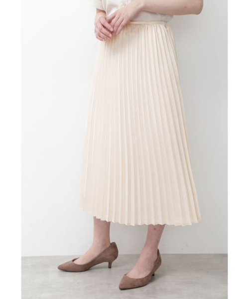 NATURAL BEAUTY BASIC（ナチュラルビューティーベーシック）の「[洗える]マットサテンプリーツスカート（スカート・レディース・オフホワイト/ネイビー/キャメル・X-SMALL/MEDIUM/SMALL）」の17枚目の写真