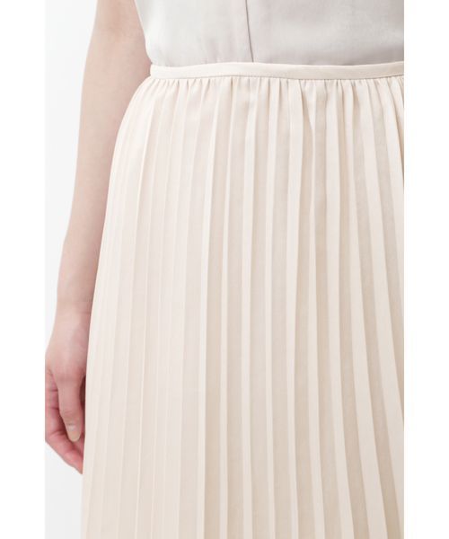 NATURAL BEAUTY BASIC（ナチュラルビューティーベーシック）の「[洗える]マットサテンプリーツスカート（スカート・レディース・オフホワイト/ネイビー/キャメル・X-SMALL/MEDIUM/SMALL）」の20枚目の写真