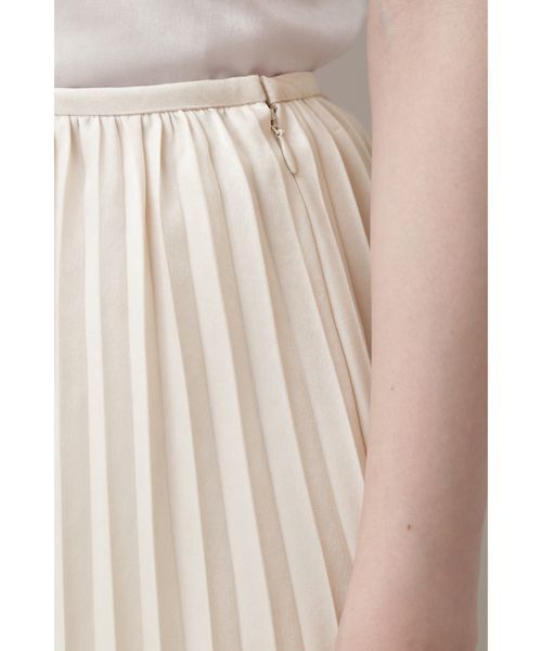 NATURAL BEAUTY BASIC（ナチュラルビューティーベーシック）の「[洗える]マットサテンプリーツスカート（スカート・レディース・オフホワイト/ネイビー/キャメル・X-SMALL/MEDIUM/SMALL）」の21枚目の写真