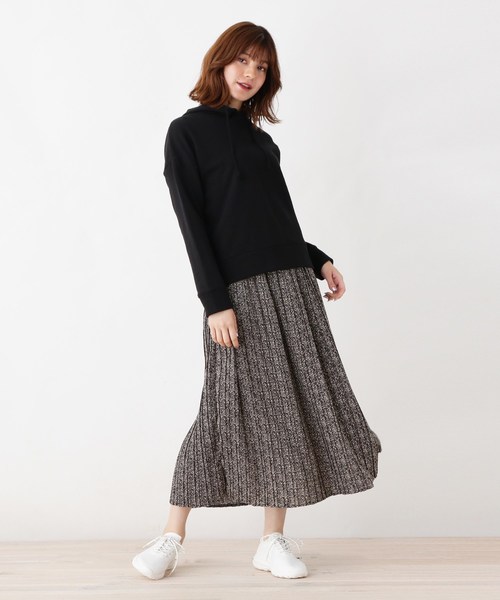 grove（グローブ）の「【2点セット】裏毛フードプルオーバー×プリーツスカートセット（セットアップ・レディース・ブラック/ブラウン系その他/ライトベージュ・02/03）」の2枚目の写真