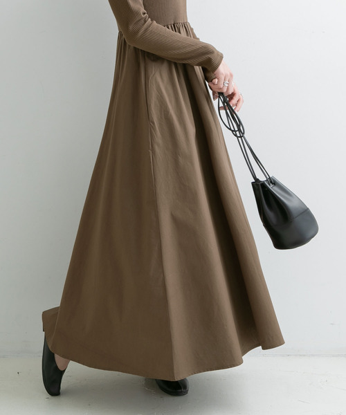 Newlyme（ニューリーミー）の「前後２ｗａｙボリュームスカートワンピース【R】（ワンピース・レディース・ブラック/ブラウン・M-L）」の9枚目の写真