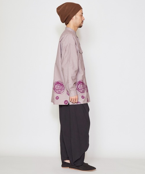 チャイハネ（チャイハネ）の「【チャイハネ】手描き風ドット柄MEN'Sバンドカラーシャツ（シャツ/ブラウス・メンズ・グレー/ブラック/ホワイト・FREE）」の8枚目の写真