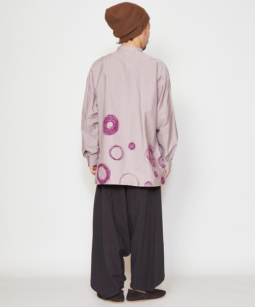 チャイハネ（チャイハネ）の「【チャイハネ】手描き風ドット柄MEN'Sバンドカラーシャツ（シャツ/ブラウス・メンズ・グレー/ブラック/ホワイト・FREE）」の9枚目の写真