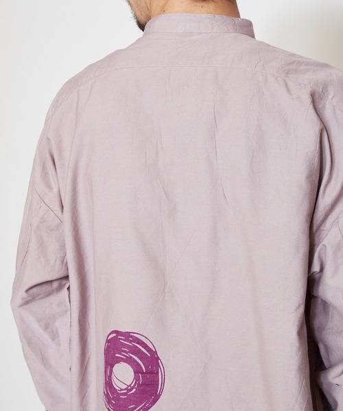 チャイハネ（チャイハネ）の「【チャイハネ】手描き風ドット柄MEN'Sバンドカラーシャツ（シャツ/ブラウス・メンズ・グレー/ブラック/ホワイト・FREE）」の12枚目の写真