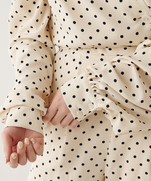 Chico（チコ）の「【SALON by Chico限定】ボリューム袖ドットコンビネゾン（ワンピース・レディース・ホワイト/ブラック・FREE）」の13枚目の写真