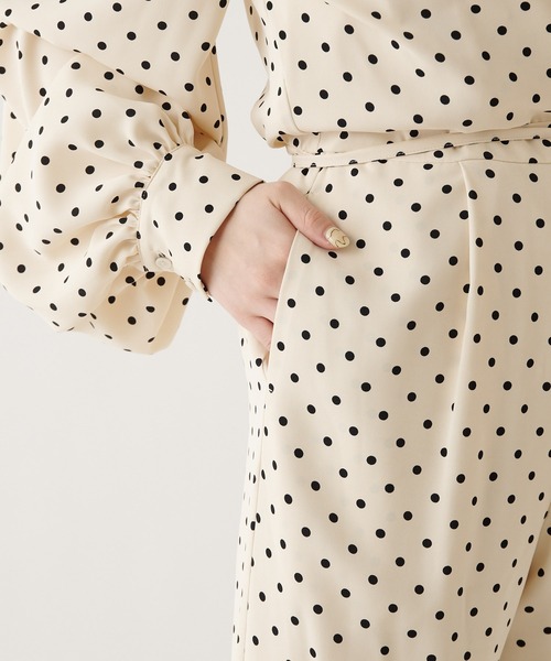 Chico（チコ）の「【SALON by Chico限定】ボリューム袖ドットコンビネゾン（ワンピース・レディース・ホワイト/ブラック・FREE）」の15枚目の写真