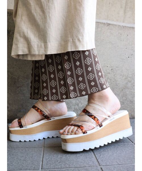 MURUA（ムルーア）の「スクエアチューブサンダル（サンダル・レディース・ホワイト/ブラック・35/36/37）」の10枚目の写真