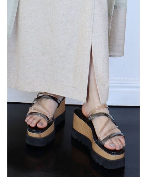 MURUA（ムルーア）の「スクエアチューブサンダル（サンダル・レディース・ホワイト/ブラック・35/36/37）」の16枚目の写真