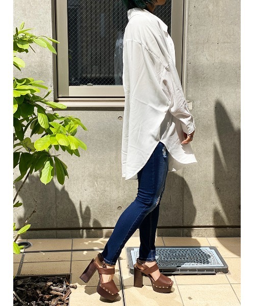 one way(ワンウェイ)の「【oneway】オーバーサイズシャツ(シャツ/ブラウス・レディース・ホワイト/ベージュ/ダークグリーン・FREE)」の7枚目の写真