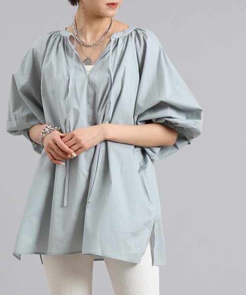 DouDou（ドゥドゥ）の「袖ボリューム切替5分袖ブラウス（シャツ/ブラウス・レディース・チャコールグレー/オフホワイト/ブルー・FREE）」の3枚目の写真