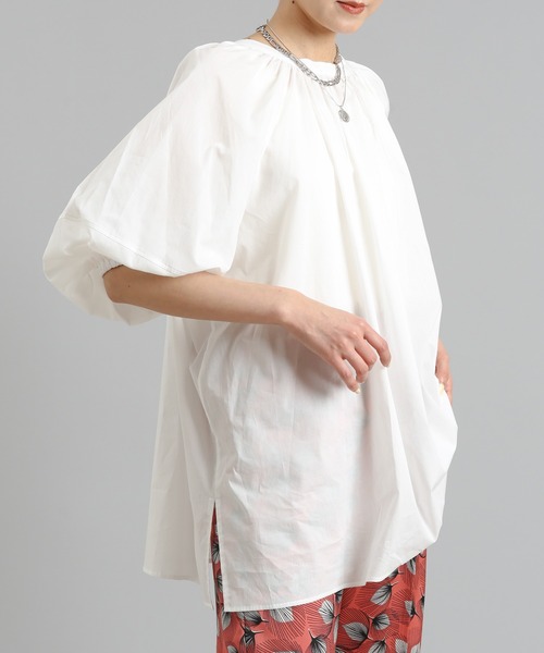 DouDou（ドゥドゥ）の「袖ボリューム切替5分袖ブラウス（シャツ/ブラウス・レディース・チャコールグレー/オフホワイト/ブルー・FREE）」の19枚目の写真