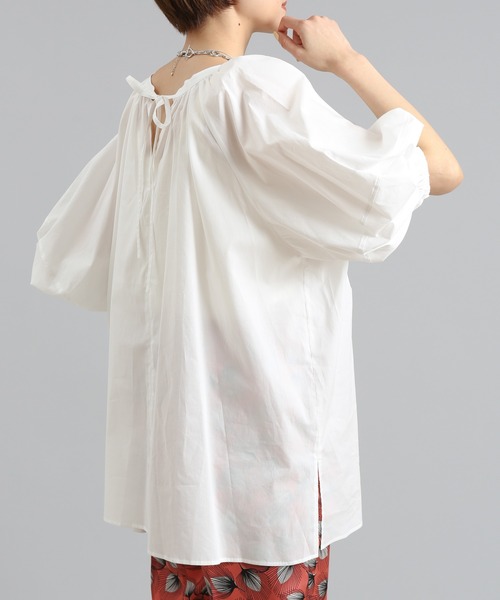 DouDou（ドゥドゥ）の「袖ボリューム切替5分袖ブラウス（シャツ/ブラウス・レディース・チャコールグレー/オフホワイト/ブルー・FREE）」の4枚目の写真