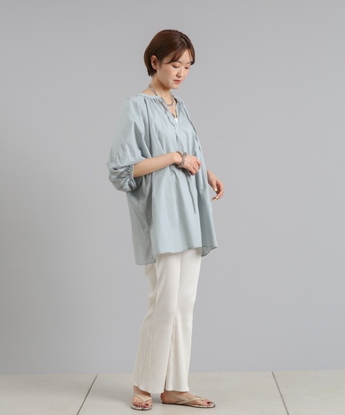 DouDou（ドゥドゥ）の「袖ボリューム切替5分袖ブラウス（シャツ/ブラウス・レディース・チャコールグレー/オフホワイト/ブルー・FREE）」の20枚目の写真