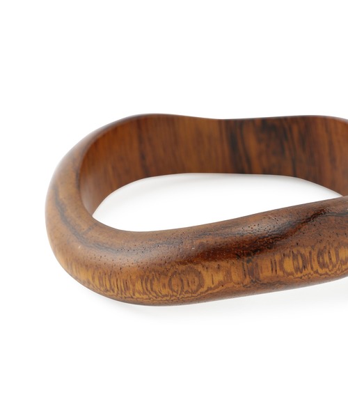 MADEMOISELLE ROPE'(マドモアゼル ロペ)の「ウッドニュアンスバングル(バングル/リストバンド・レディース・ダークブラウン・FREE)」の4枚目の写真