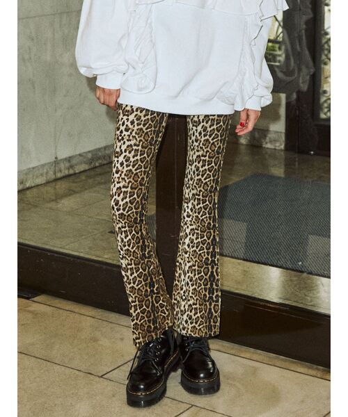 jouetie（ジュエティ）の「イージーフィットフレアパンツ（その他パンツ・レディース・ブラック/カーキ/ブルー/その他1/その他2・SMALL/MEDIUM/LARGE）」の4枚目の写真