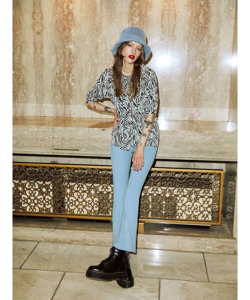 jouetie（ジュエティ）の「イージーフィットフレアパンツ（その他パンツ・レディース・ブラック/カーキ/ブルー/その他1/その他2・SMALL/MEDIUM/LARGE）」の15枚目の写真