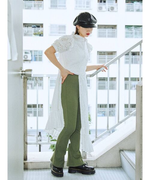 jouetie（ジュエティ）の「イージーフィットフレアパンツ（その他パンツ・レディース・ブラック/カーキ/ブルー/その他1/その他2・SMALL/MEDIUM/LARGE）」の21枚目の写真