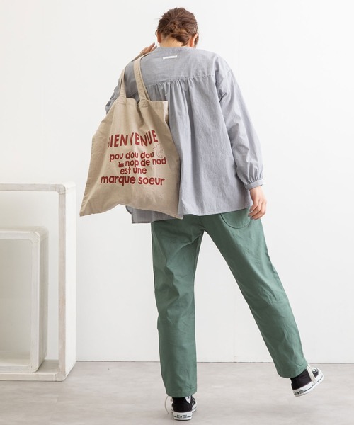 POU DOU DOU（プードゥドゥ）の「ノーカラービブヨークシャツ（シャツ/ブラウス・レディース・アイボリー/ミント/ネイビー・3）」の19枚目の写真