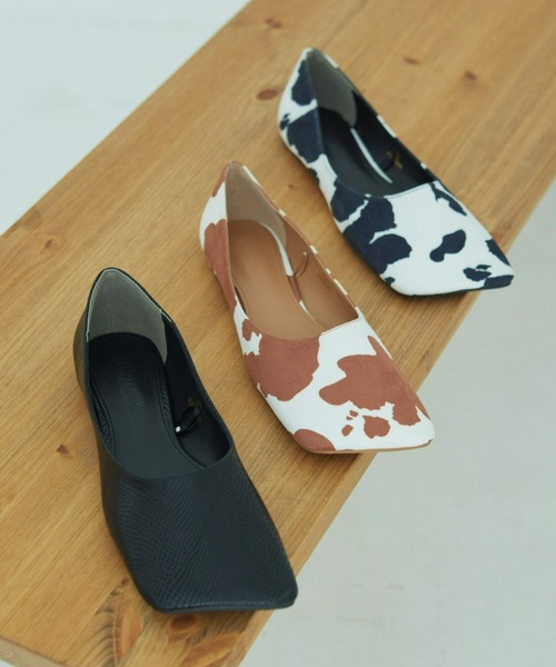 Fabby fabby（ファビィーファビィー）の「スクエアフラットパンプス（パンプス・レディース・オフホワイト/キャメル/アニマル/パイソン/ブラック/ブラック系その他/ブラウン・MEDIUM/LARGE/SMALL）」の16枚目の写真
