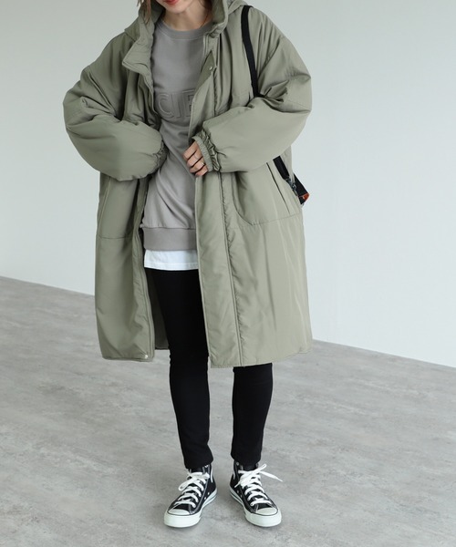 reca（レカ）の「フード付き 中綿モンスターブルゾン（ダウンジャケット/コート・レディース・ブラック/ベージュ/カーキ/アイボリー・M/L）」の7枚目の写真