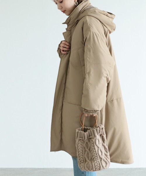 reca（レカ）の「フード付き 中綿モンスターブルゾン（ダウンジャケット/コート・レディース・ブラック/ベージュ/カーキ/アイボリー・M/L）」の14枚目の写真