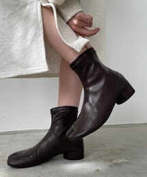 210nouve（トゥージュヌーブ）の「足袋ストレッチショートブーツ（ブーツ）」