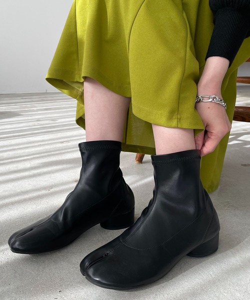 210nouve（トゥージュヌーブ）の「足袋ストレッチショートブーツ（ブーツ・レディース・ホワイト/ベージュ/ブラック/ブラウン・38/36/39/37）」の4枚目の写真