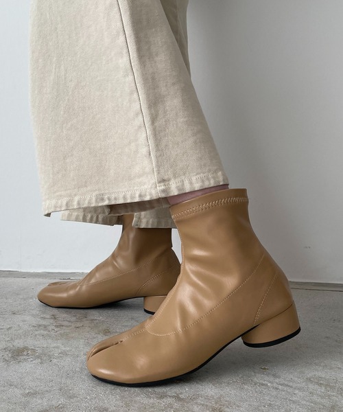 210nouve（トゥージュヌーブ）の「足袋ストレッチショートブーツ（ブーツ・レディース・ホワイト/ベージュ/ブラック/ブラウン・38/36/39/37）」の9枚目の写真