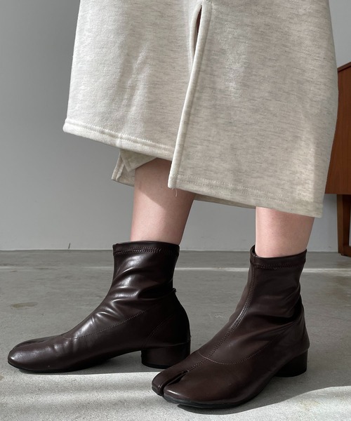 210nouve（トゥージュヌーブ）の「足袋ストレッチショートブーツ（ブーツ・レディース・ホワイト/ベージュ/ブラック/ブラウン・38/36/39/37）」の10枚目の写真
