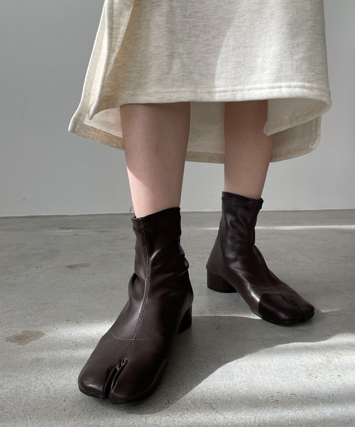 210nouve（トゥージュヌーブ）の「足袋ストレッチショートブーツ（ブーツ・レディース・ホワイト/ベージュ/ブラック/ブラウン・38/36/39/37）」の11枚目の写真