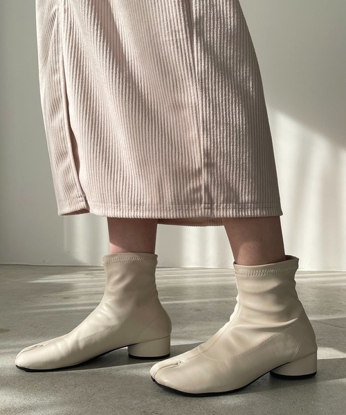 210nouve（トゥージュヌーブ）の「足袋ストレッチショートブーツ（ブーツ・レディース・ホワイト/ベージュ/ブラック/ブラウン・38/36/39/37）」の14枚目の写真