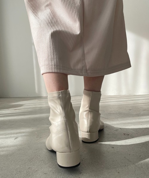 210nouve（トゥージュヌーブ）の「足袋ストレッチショートブーツ（ブーツ・レディース・ホワイト/ベージュ/ブラック/ブラウン・38/36/39/37）」の16枚目の写真