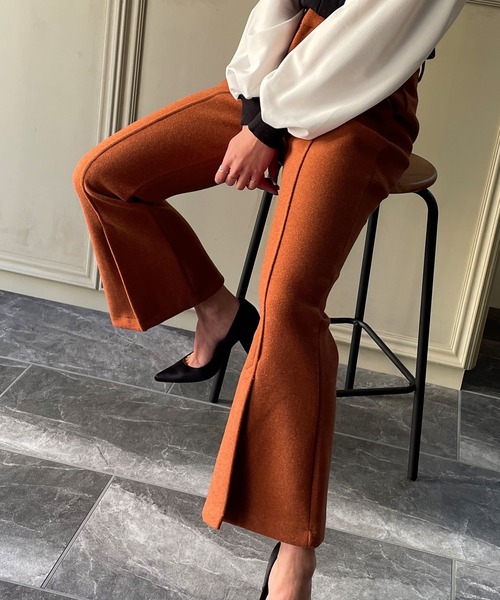 JUNOAH（ジュノア）の「ウールタッチスリットフレアパンツ（その他パンツ・レディース・ブラック/ブラウン/ブルー/グレイッシュベージュ/テラコッタ・MEDIUM/LARGE/X-LARGE）」の4枚目の写真