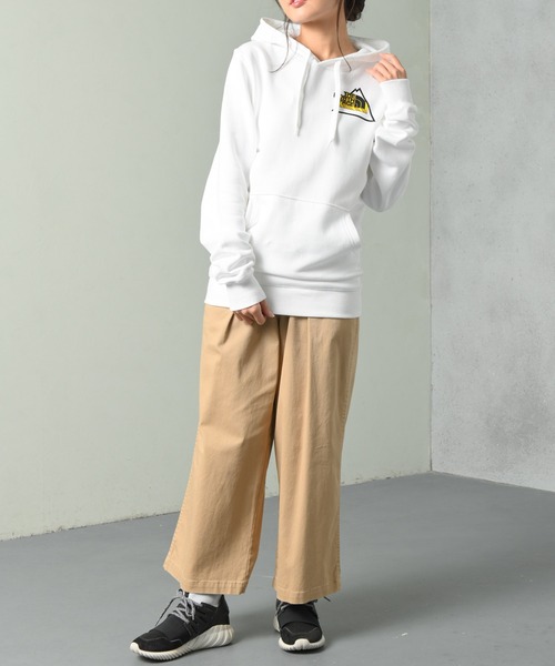 THE NORTH FACE（ザノースフェイス）の「THE NORTH FACE(ザ・ノース・フェイス) トライアングルロゴ スウェットパーカー（パーカー・レディース・ホワイト/ブラック/グリーン・S/M/L/XL/XS/XXL）」の19枚目の写真