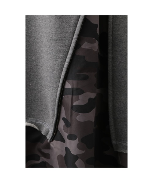 AVIREX（アヴィレックス）の「LAYERED STYLE DENIM&CAMOUFLAGE ONEPIECE DRESS/ レイヤードスタイル デニム＆カモフラージュワンピース（ワンピース・レディース・タン/チャコール・FREE）」の6枚目の写真