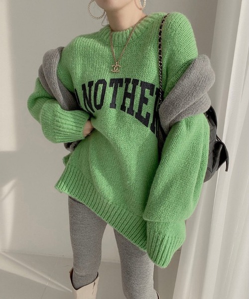 MAISON DE THERESE（メゾン ド テレーズ）の「ANOTHERロゴ入り　クルーネックニットトップス（ニット/セーター・レディース・ベージュ/グリーン/アイボリー/ピンク/グレー・FREE）」の4枚目の写真