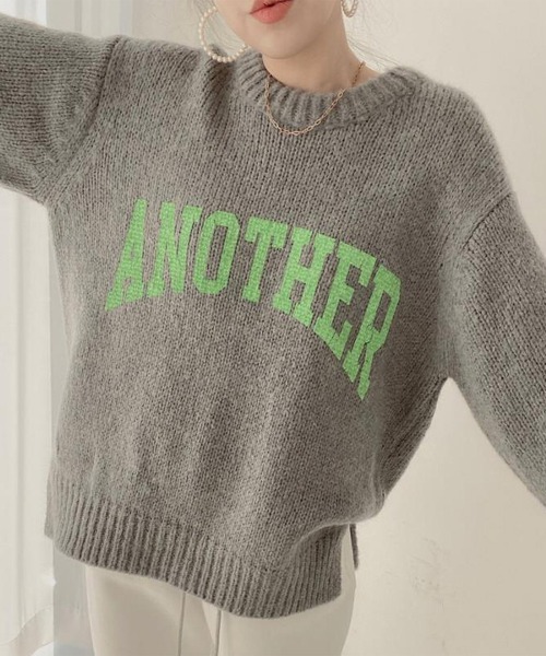 MAISON DE THERESE（メゾン ド テレーズ）の「ANOTHERロゴ入り　クルーネックニットトップス（ニット/セーター・レディース・ベージュ/グリーン/アイボリー/ピンク/グレー・FREE）」の8枚目の写真