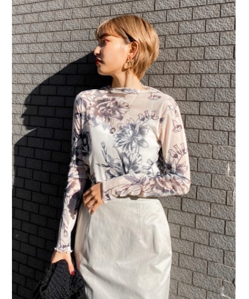 rienda（リエンダ）の「ピクセルフラワーチュールトップス（Tシャツ/カットソー・レディース・ブラック/ベージュ/アイボリー・FREE）」の2枚目の写真