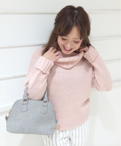 Chico（チコ）の「オフタートルニットP/O（ニット/セーター・レディース・ブラック/サーモンピンク/ホワイト/グレー・FREE）」の4枚目の写真