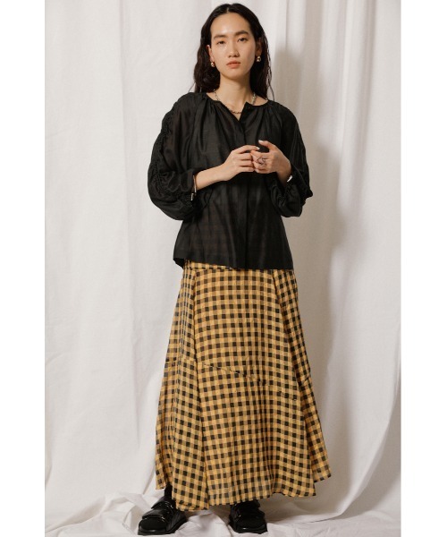 crie conforto（クリーコンフォルト）の「シャーリングスリーブブラウス（シャツ/ブラウス・レディース・オフホワイト/ブラック/オレンジ・SMALL/MEDIUM）」の5枚目の写真