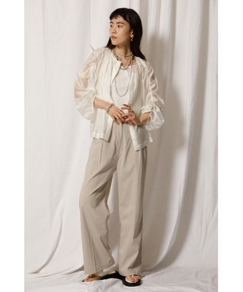 crie conforto（クリーコンフォルト）の「シャーリングスリーブブラウス（シャツ/ブラウス・レディース・オフホワイト/ブラック/オレンジ・SMALL/MEDIUM）」の21枚目の写真