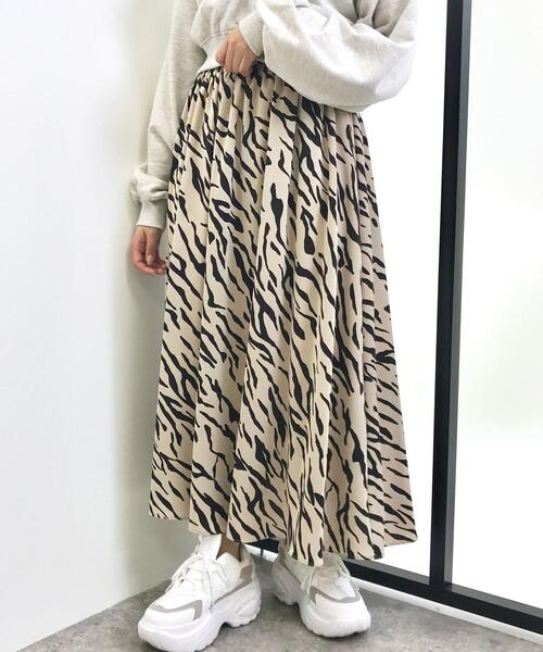 INGNI(イング)の「ゼブラ柄ギャザー/スカート(スカート・レディース・ホワイト×ブラック/ブラック×ホワイト/ベージュ系6・FREE)」の4枚目の写真