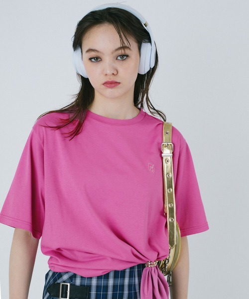セール】ユニセックス エンブレム付きTシャツ TINA：JOJUN（T