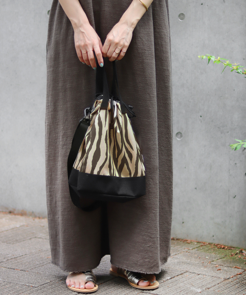 Drifter(ドリフター)の「《追加2》【Drifter/ドリフター】別注 DRAWSTRING BUCKET SMU:バッグ(ショルダーバッグ・レディース・ブラック系その他/ベージュ/ブラック・FREE)」の8枚目の写真