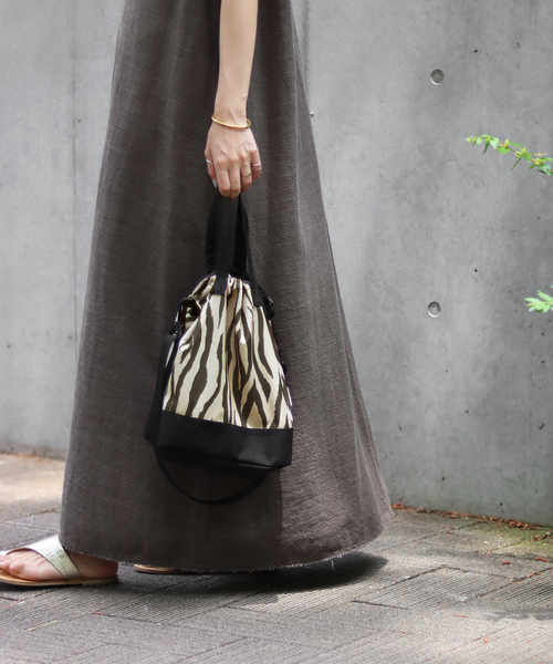 Drifter(ドリフター)の「《追加2》【Drifter/ドリフター】別注 DRAWSTRING BUCKET SMU:バッグ(ショルダーバッグ・レディース・ブラック系その他/ベージュ/ブラック・FREE)」の9枚目の写真